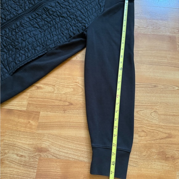 Perry Ellis Men’s Size L Full Zip Pocketed Quilted Black Used Jacket - Picture 6 of 9